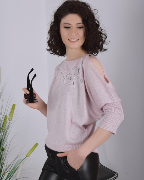 Gül desenli kol yırtmaç detaylı Pembe triko